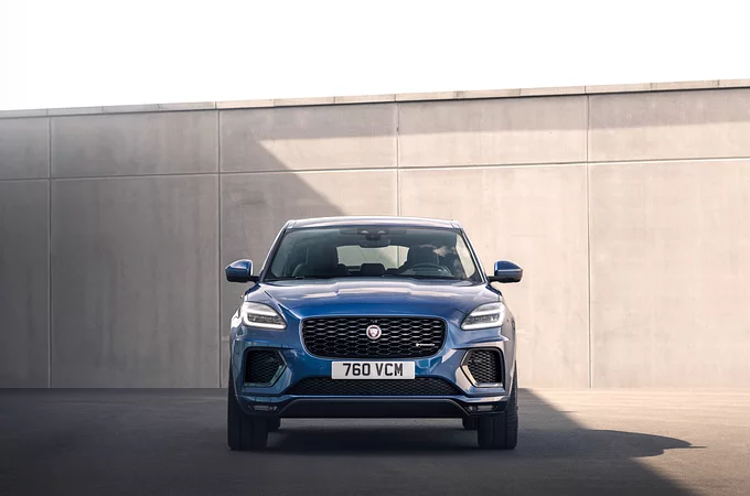 Jaguar F-PACE przód