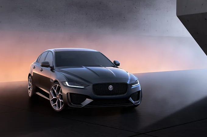 Jaguar XE widok od przodu