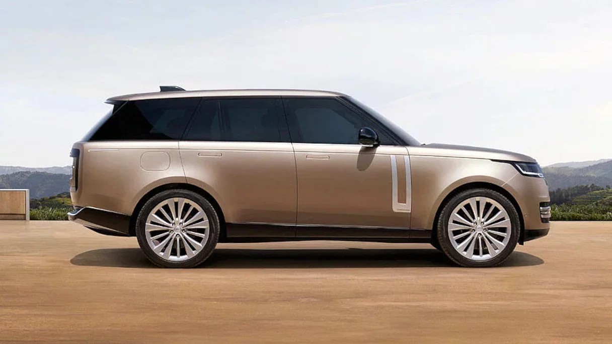 <strong>the new RANGE ROVER</strong>