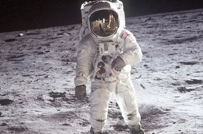  A Man on the Moon (Ayda Bir Adam) | 1969, Neil Armstrong / NASA