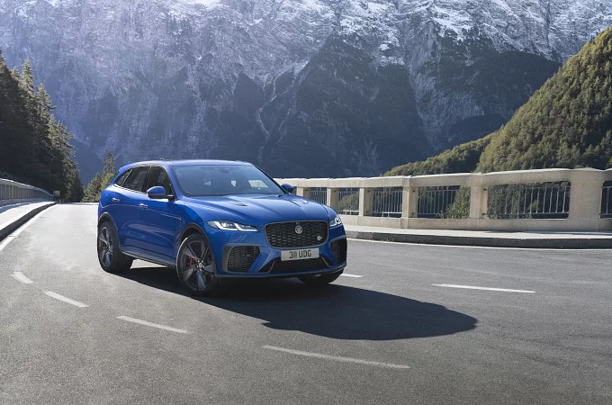 ПРЕДСТАВЛЕНО ОНОВЛЕНИЙ JAGUAR F-PACE SVR: ПОКРАЩЕНА ПРОДУКТИВНІСТЬ І ДИЗАЙН