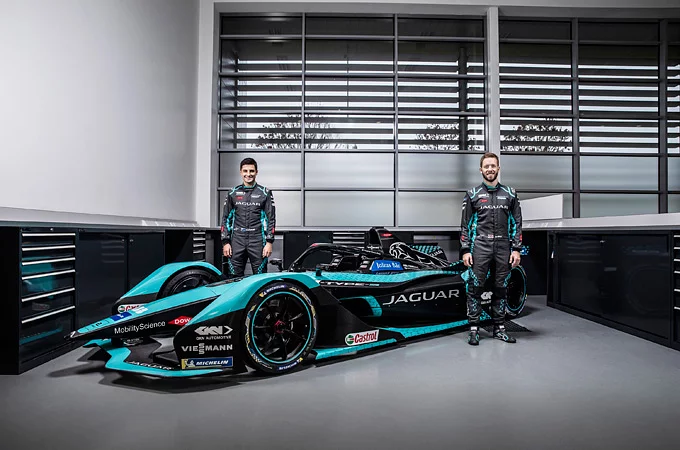 ПЕРЕД НОВИМ СЕЗОНОМ FORMULA E ПОКАЗАЛИ НОВИЙ ЕЛЕКТРОКАР ДЛЯ ПЕРЕГОНІВ JAGUAR I-TYPE 5