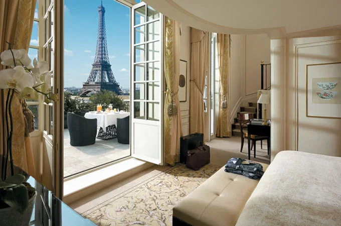 Paris, Shangri-La Hotel
