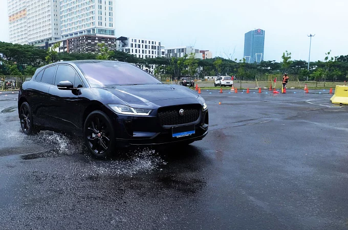 Jaguar Introduces I-PACE Model to Indonesian Market