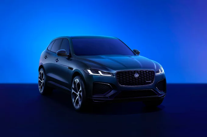 „JAGUAR“ ATNAUJINO F-PACE: HIBRIDINIS VISUREIGIS VIEN ELEKTRA NUVAŽIUOS 20 PROC. DAUGIAU
