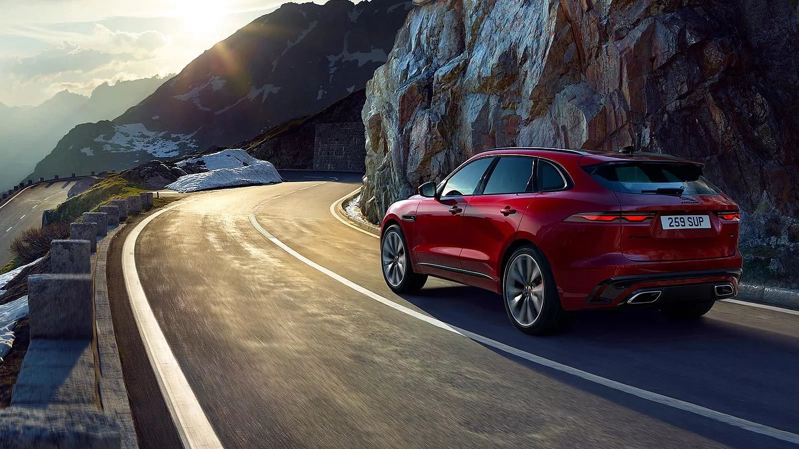 JAGUAR F-PACE  <Br>