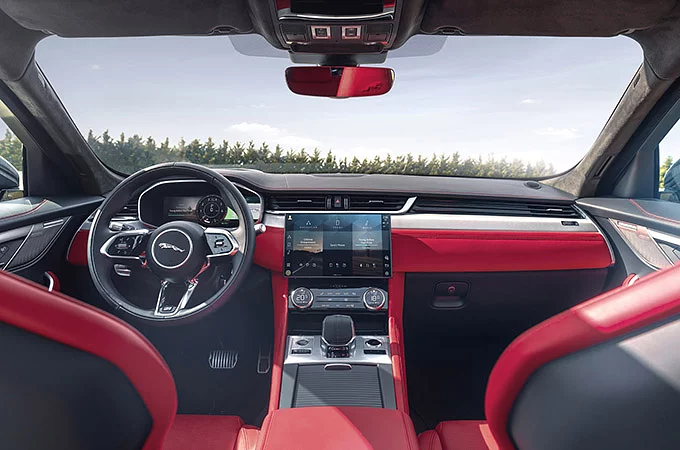 Європейське автомобільне журі AUTOBEST назвало систему мультимедіа Pivi Pro від Jaguar Land Rover найпрогресивнішою у галузі