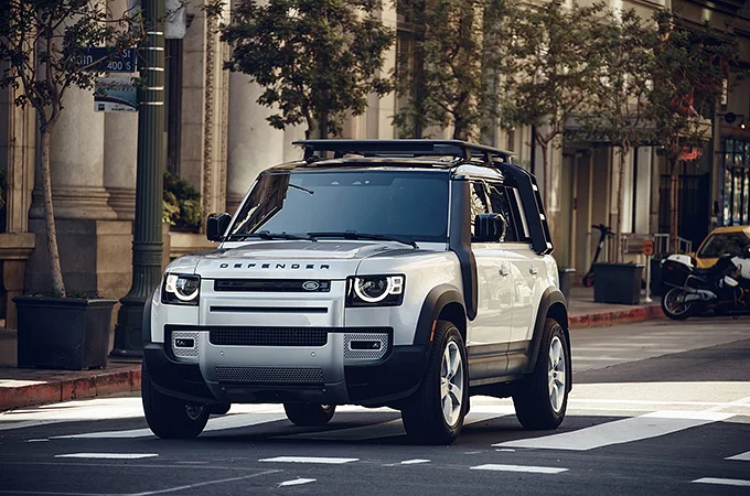 Новий Land Rover Defender вже в Україні
