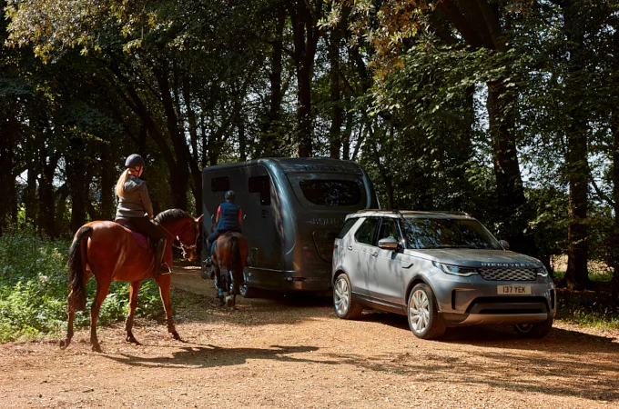 LAND ROVER’S DEDICATION TO EQUESTRIAN SPORT
