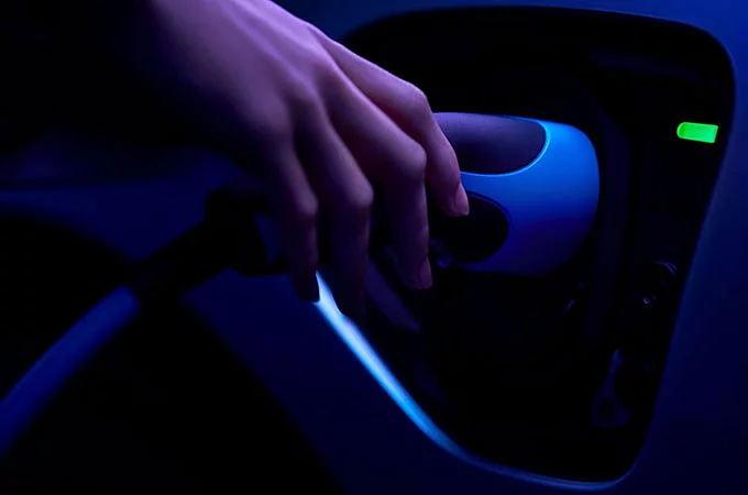 AUTOMOBILIO ĮKROVIMAS

