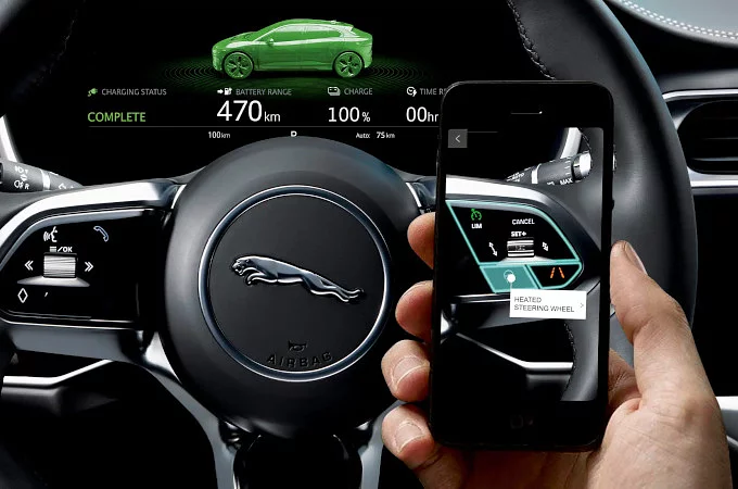 JAGUAR IGUIDE APP: VEHICLE GUIDANCE ON THE GO

