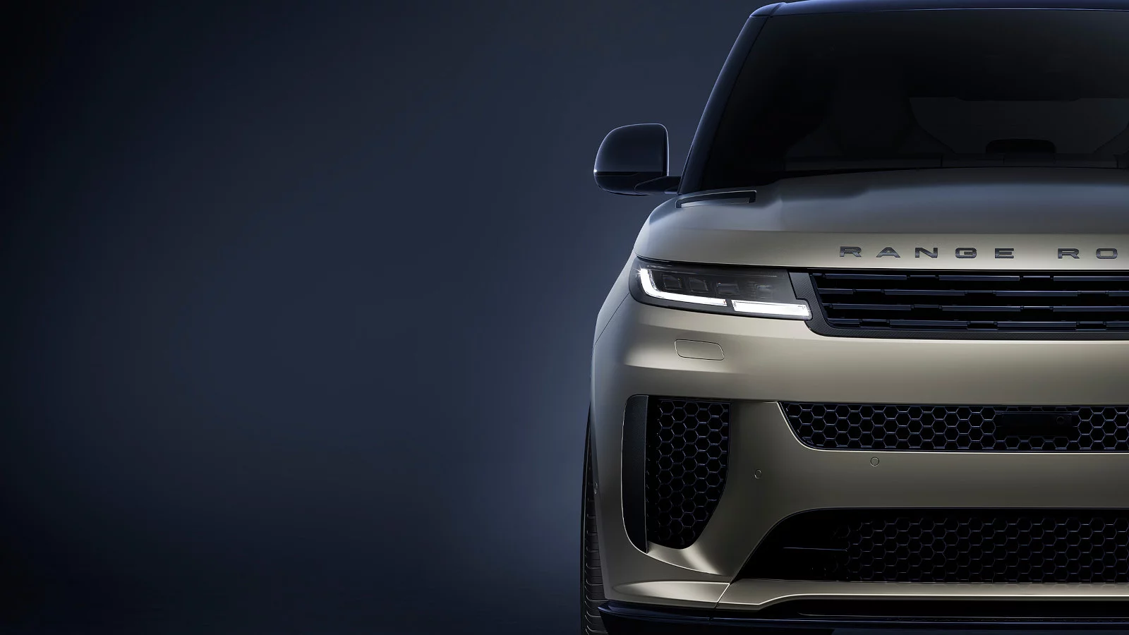 Front view of the Range Rover SV
