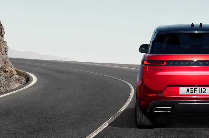 EXPLORE RANGE ROVER SPORT

