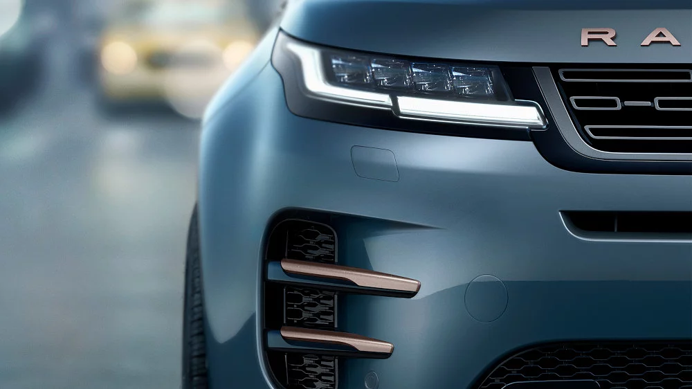 UNMISTAKABLY EVOQUE