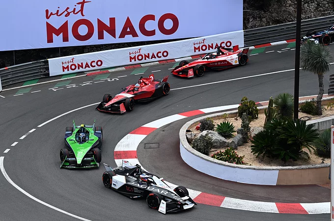 MITCH EVANS I JAGUAR TCS RACING PONOWNIE NA PODIUM