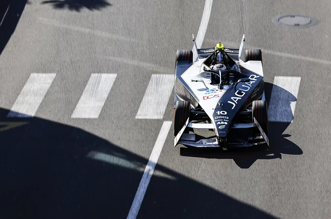 MITCH EVANS I JAGUAR TCS RACING PONOWNIE NA PODIUM