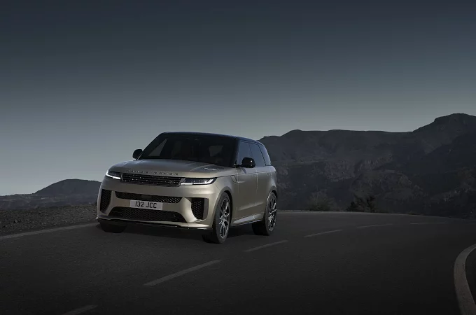 NOWY RANGE ROVER SPORT SV – FLAGOWY MODEL NOWOCZESNEGO LUKSUSU