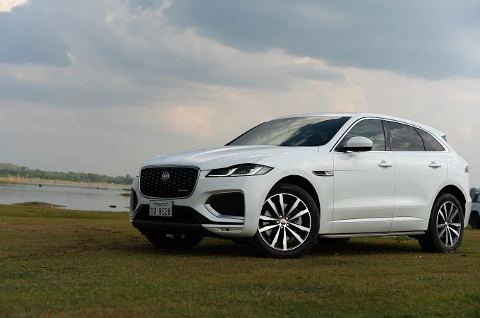 POWERFUL, ECONOMICAL, SAFE WITH F-PACE PHEV