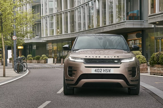 Nowy Range Rover Evoque obejmuje gamę elektrycznych hybryd typu plug-in i miękkich hybryd elektrycznych