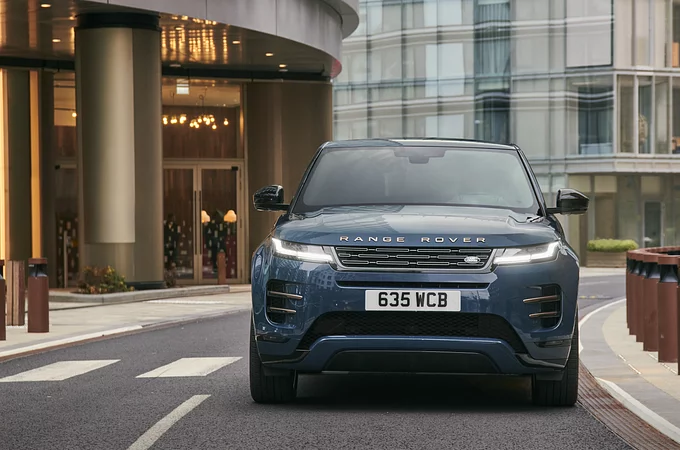 Nowy Range Rover Evoque obejmuje gamę elektrycznych hybryd typu plug-in i miękkich hybryd elektrycznych