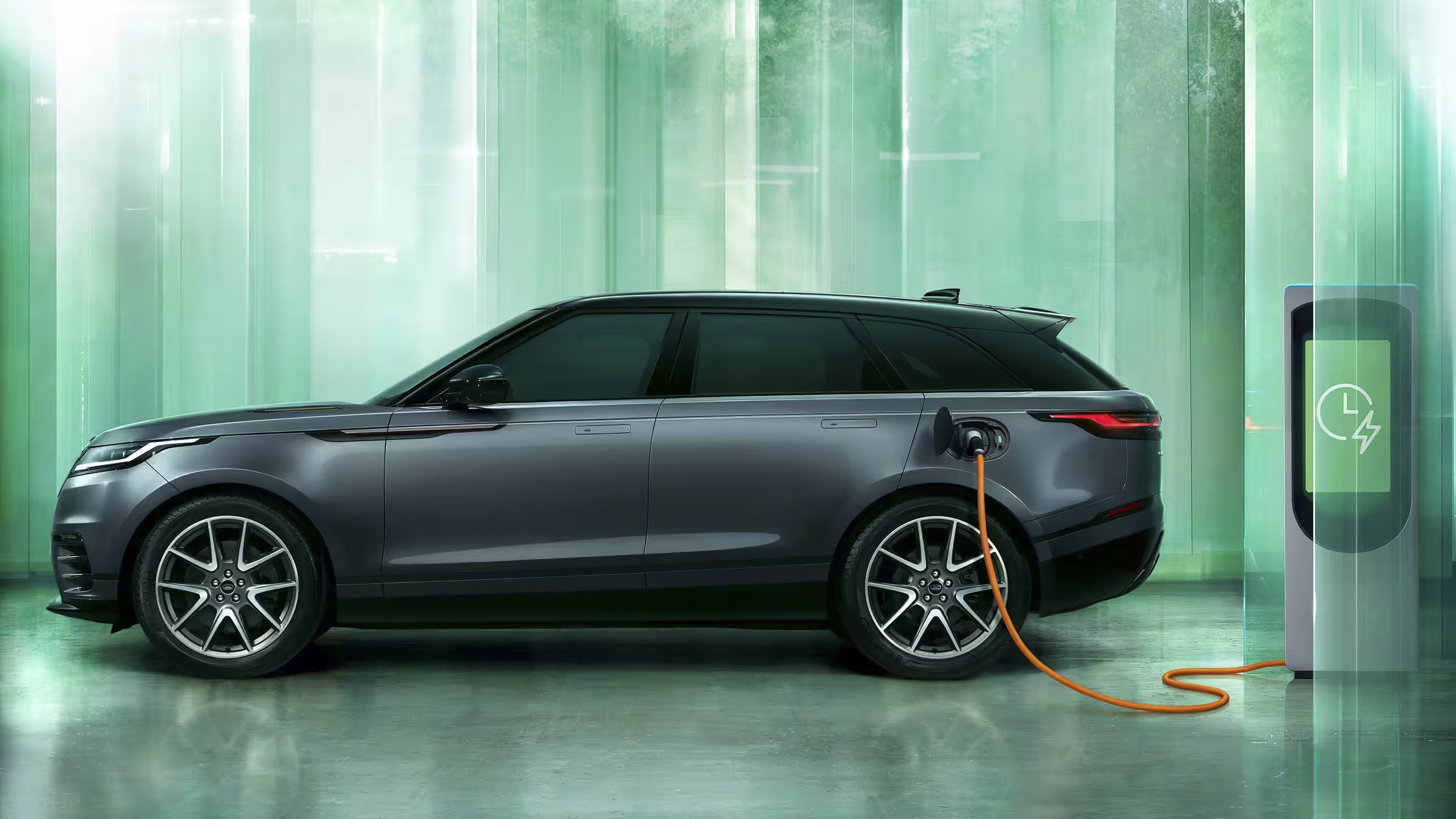 HIBRIDI ELEKTRIK RANGE ROVER VELAR